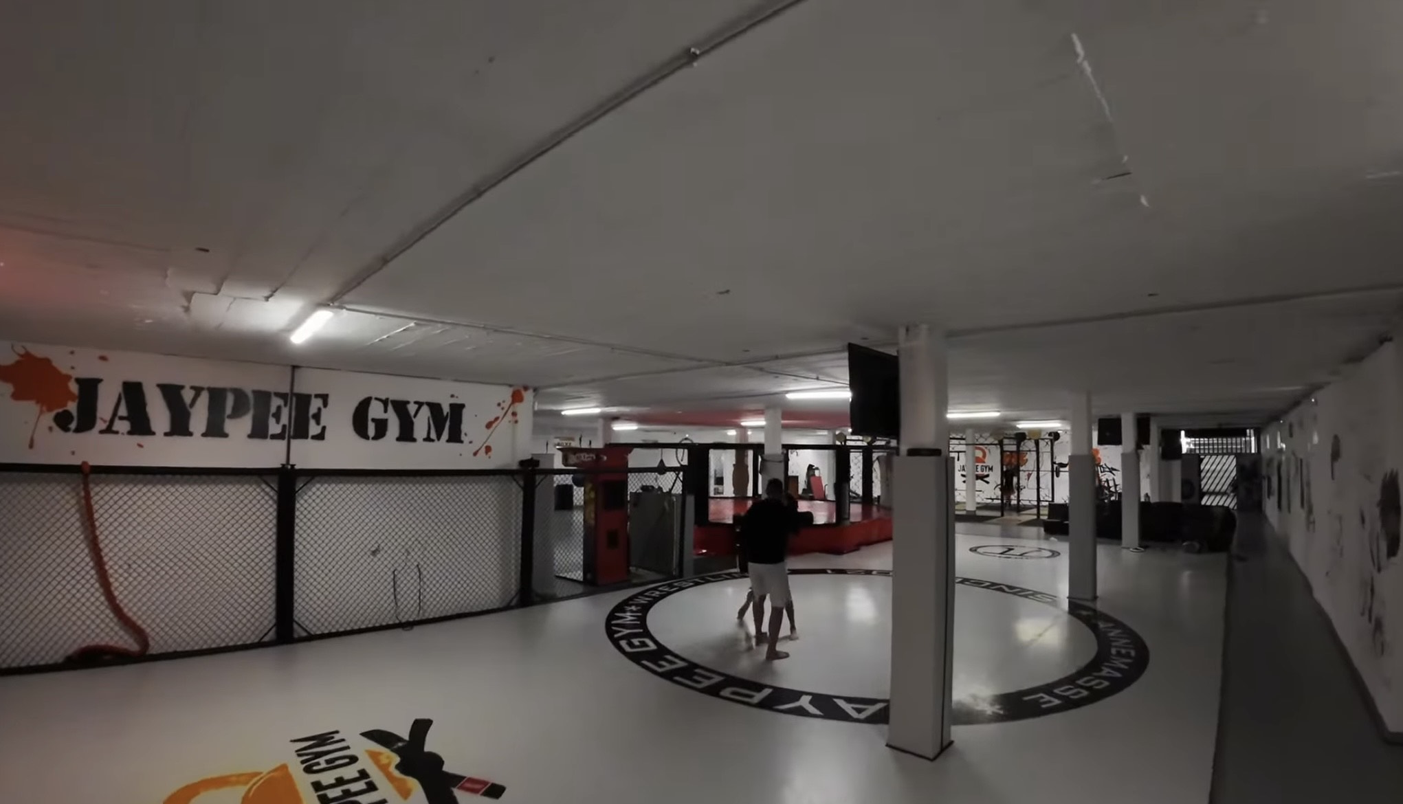 Vue intérieure de la salle de sport Jaypee Gym